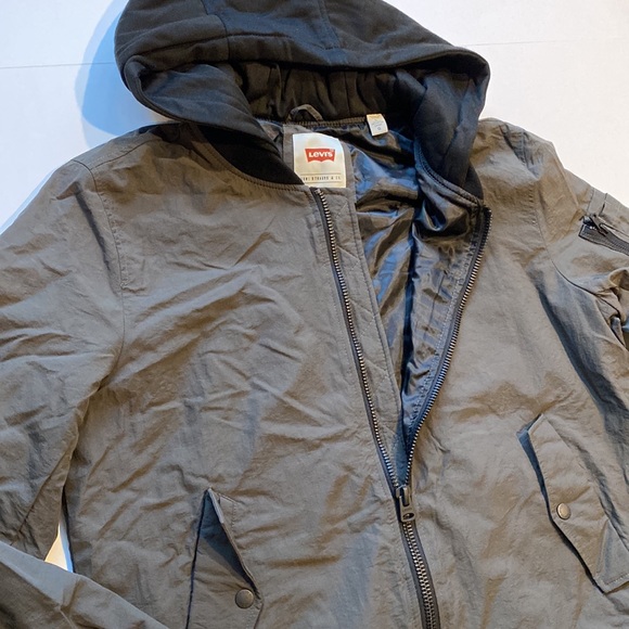 Levi’s Large Water Resistant Lightweight Hooded Jacket New Zip up Coat D34 - Picture 3 of 16